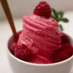 raspberry frozen yogurt 2026 04 22 223251 1024x819 1